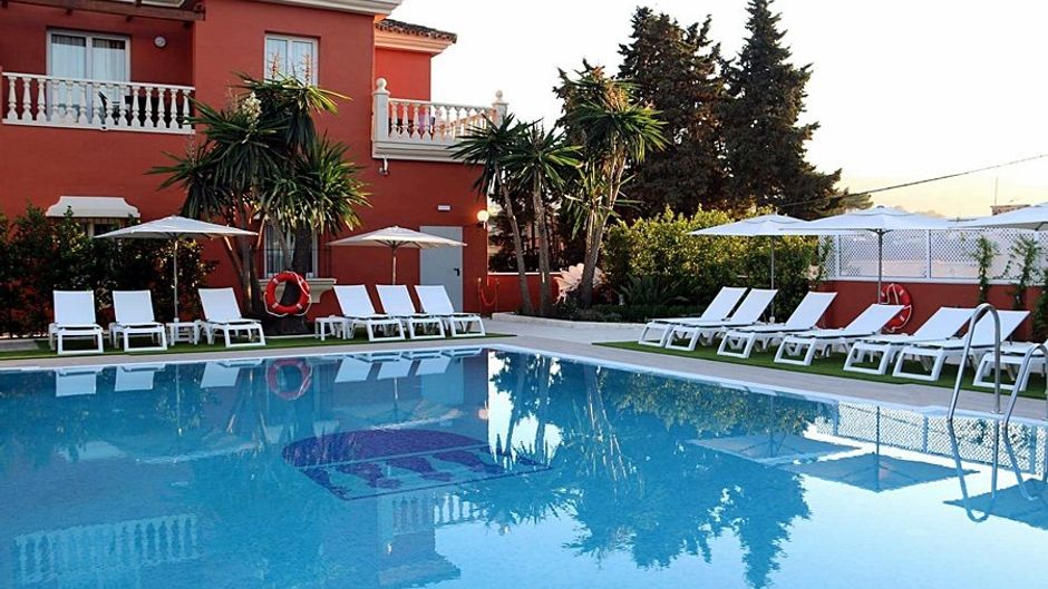Alboran Hotel Pool