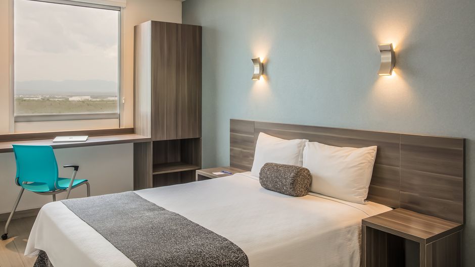 One Monterrey Aeropuerto Room