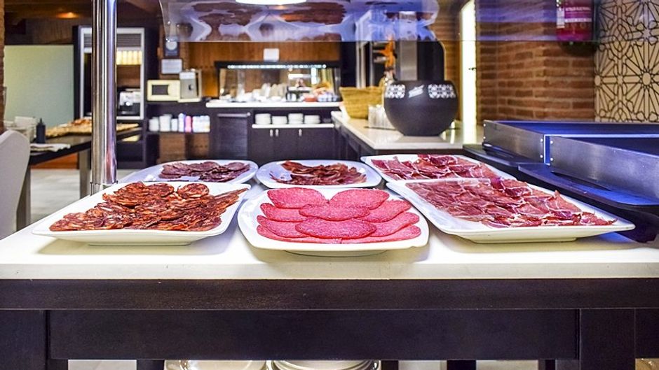Nuevo Torreluz Hotel Restaurant