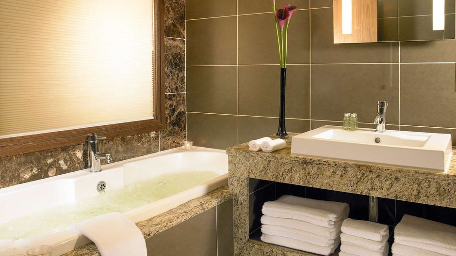 Westport Plaza Hotel Room