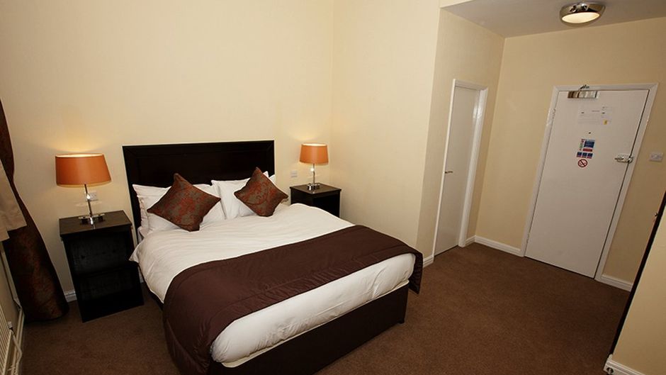 Dolphin Hotel Suite