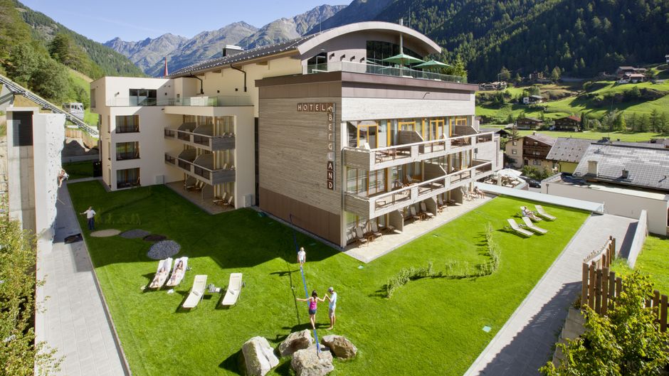 Bergland Design & Wellnesshotel Soelden Exterior