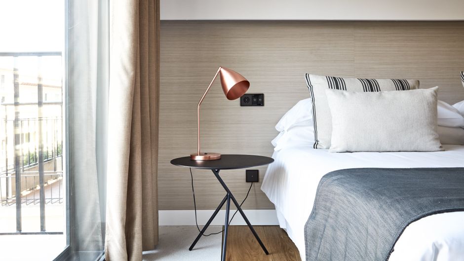 Nakar Hotel Room