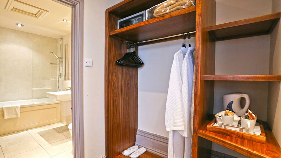 The Belmont Hotel Suite
