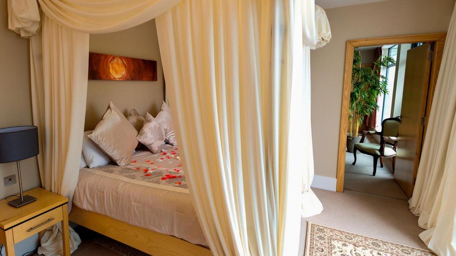 Green Isle Conference & Leisure Hotel Suite