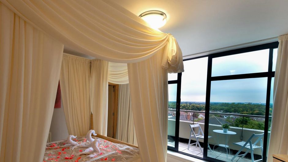 Green Isle Conference & Leisure Hotel Suite