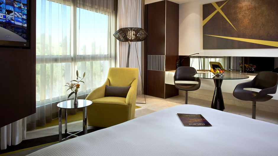 Al Ain Rotana Hotel Room