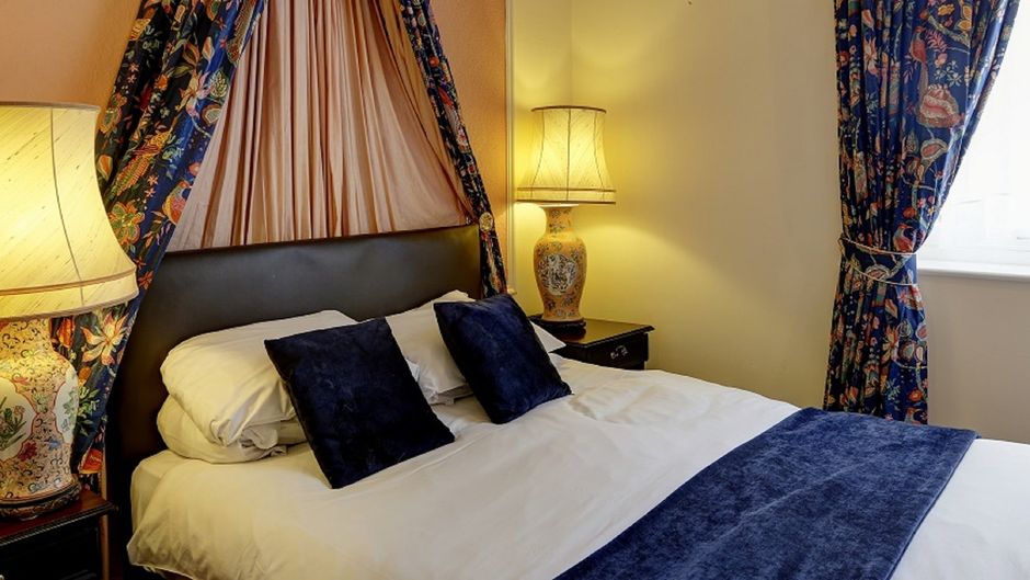 Royal Victoria Hotel Room