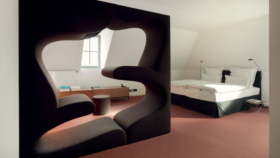 The Qvest Room