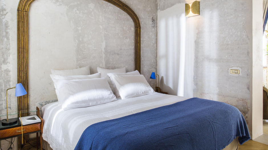 G-Rough Luxury Suites Suite