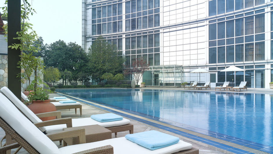 New World Wuhan Hotel Pool