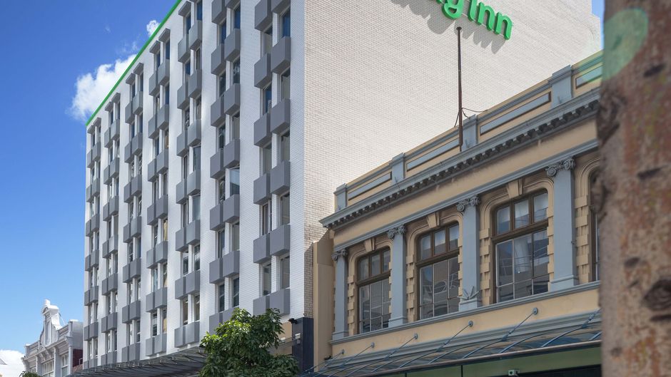 Holiday Inn Perth City Centre Exterior