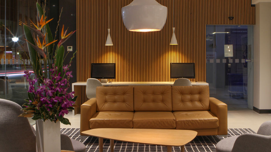 Holiday Inn Perth City Centre Lobby