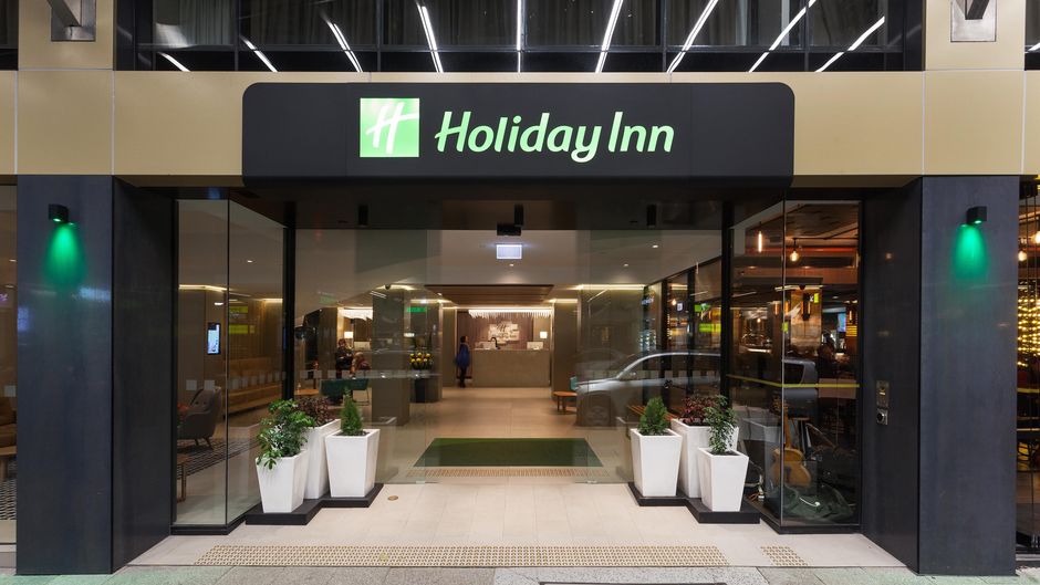 Holiday Inn Perth City Centre Exterior