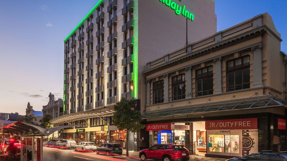 Holiday Inn Perth City Centre Exterior