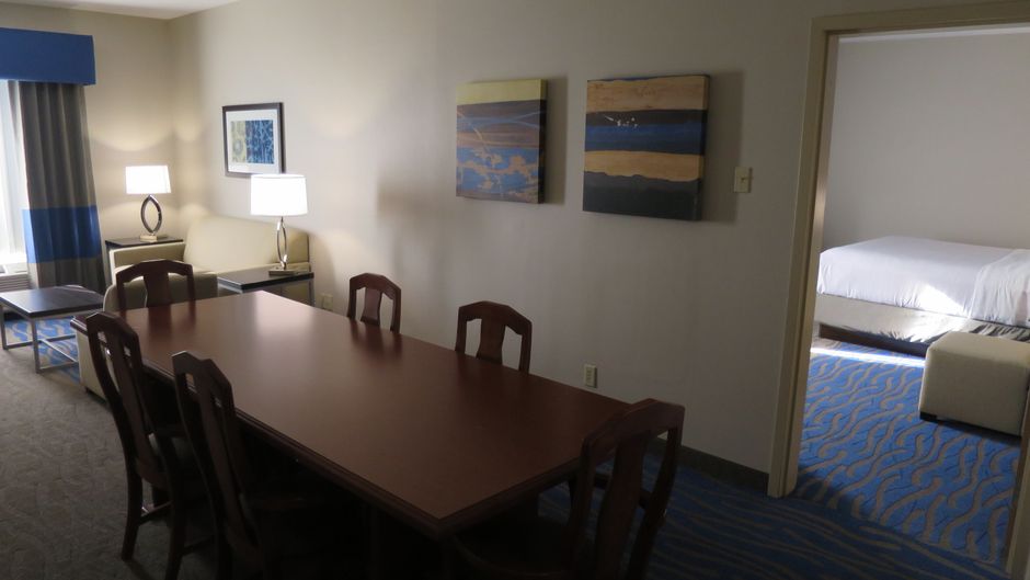 Holiday Inn Hotel & Suites Regina Suite