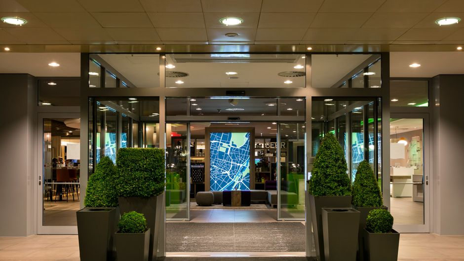 Holiday Inn Munich-City Centre Exterior