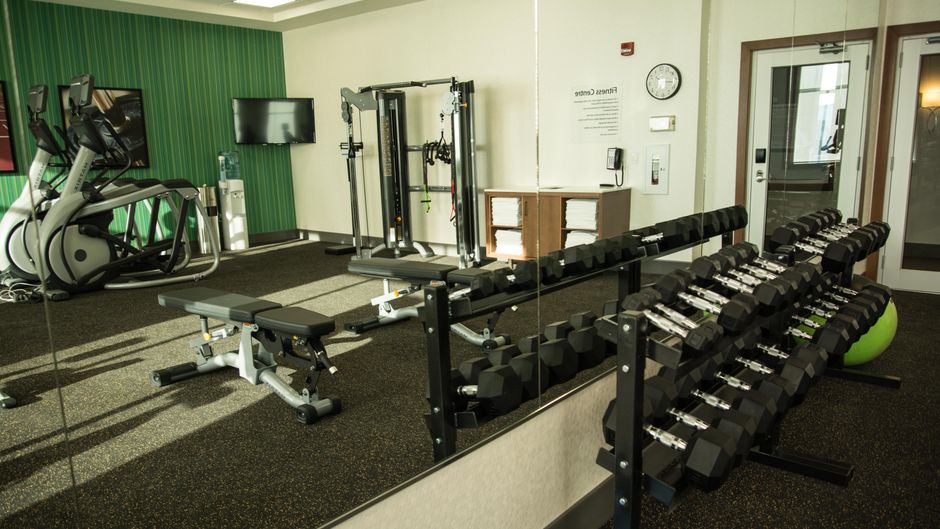 Holiday Inn Express/Stes West Edmonton Health Club