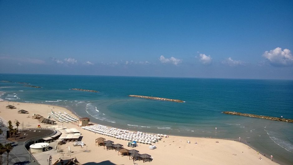 Crowne Plaza Tel Aviv Beach Exterior