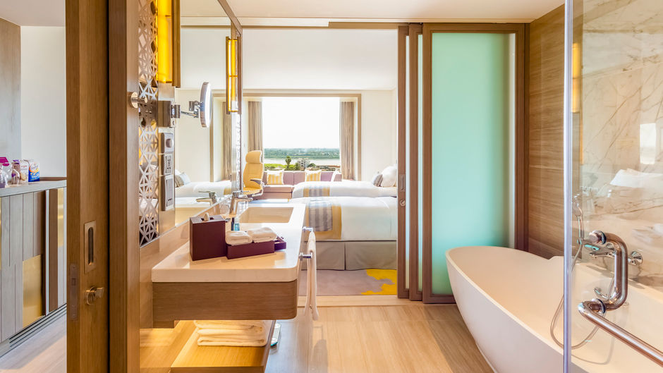 Crowne Plaza Vientiane Room