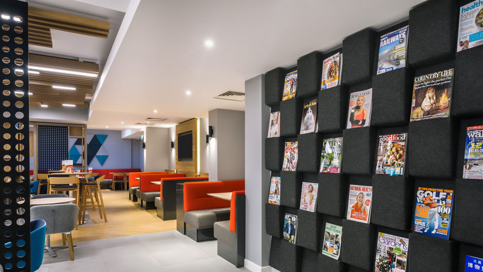 Holiday Inn Express Watford Junction Restaurant