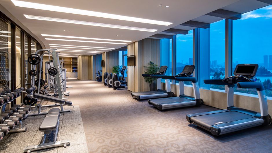 HUALUXE Xiamen Haicang Harbour View Health Club