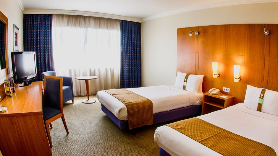 Holiday Inn London Heathrow Room