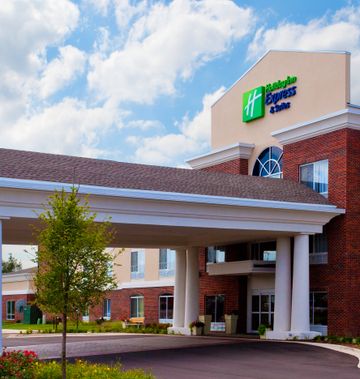 Holiday Inn Express & Suites Lake Zurich