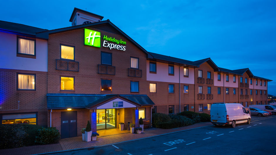 Holiday Inn Express Swansea-East Exterior