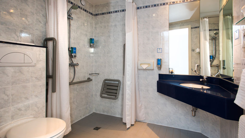 Holiday Inn Express Swansea-East Room