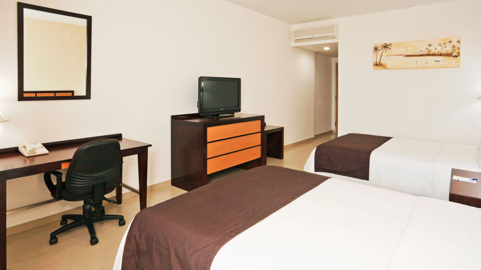 Holiday Inn Express Paraiso Dos Bocas Room