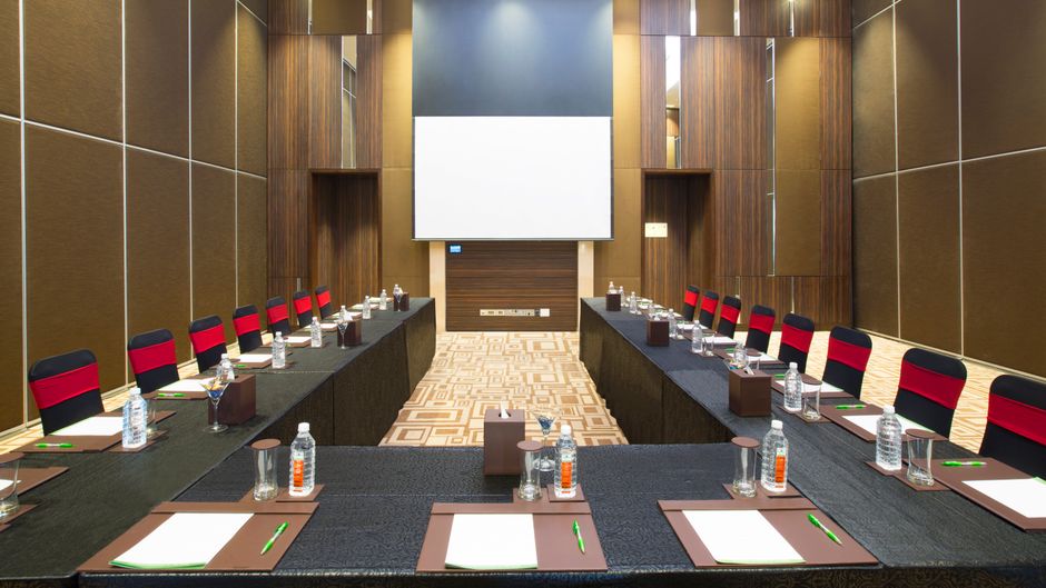 Holiday Inn Chennai OMR IT Expressway Ballroom