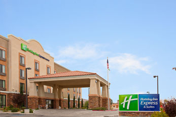 Holiday Inn Express Hotel & Suites