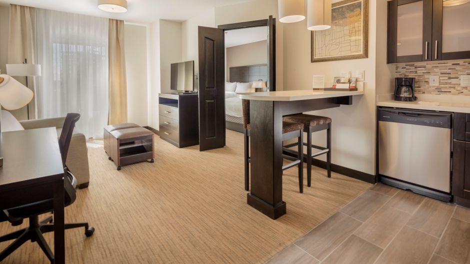 Staybridge Suites Irapuato Room