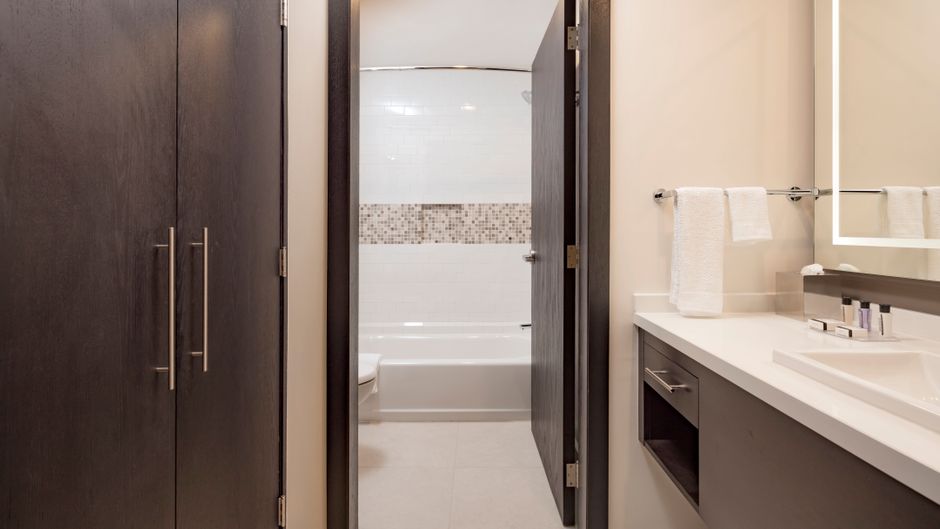 Staybridge Suites Irapuato Room