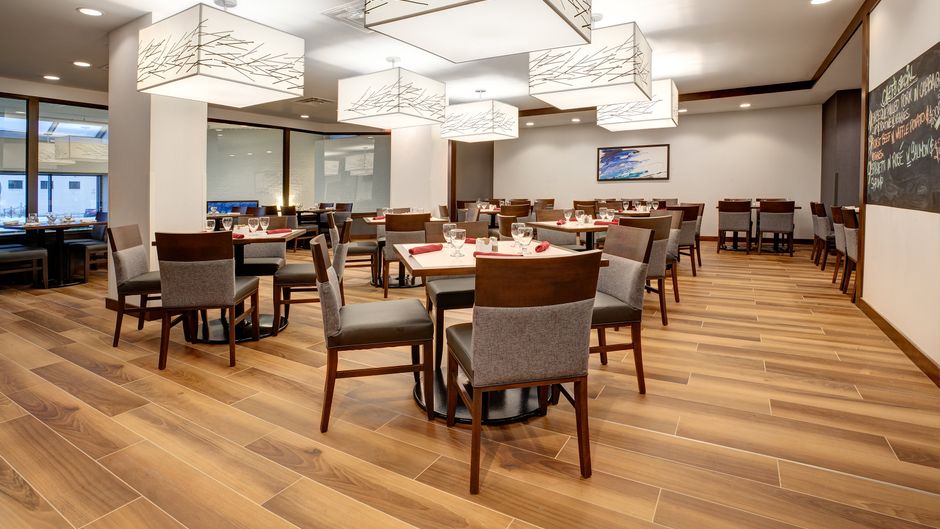 Holiday Inn Ottawa East Restaurant
