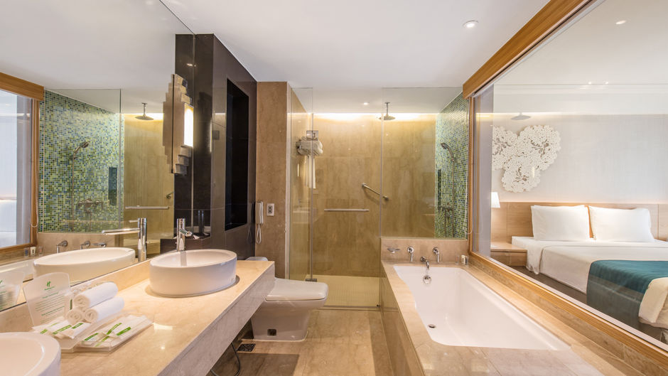 Holiday Inn Bangkok Suite