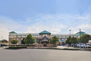 Holiday Inn Express & Suites