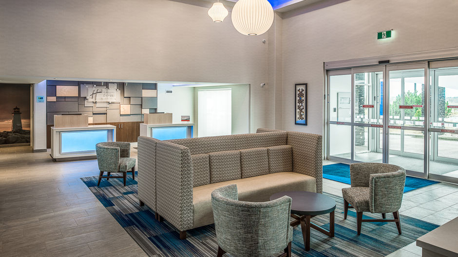 Holiday Inn Express/Suites Halifax Lobby