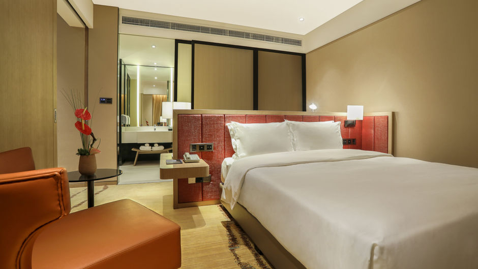 Holiday Inn Express Wenjiang Hotspring Suite