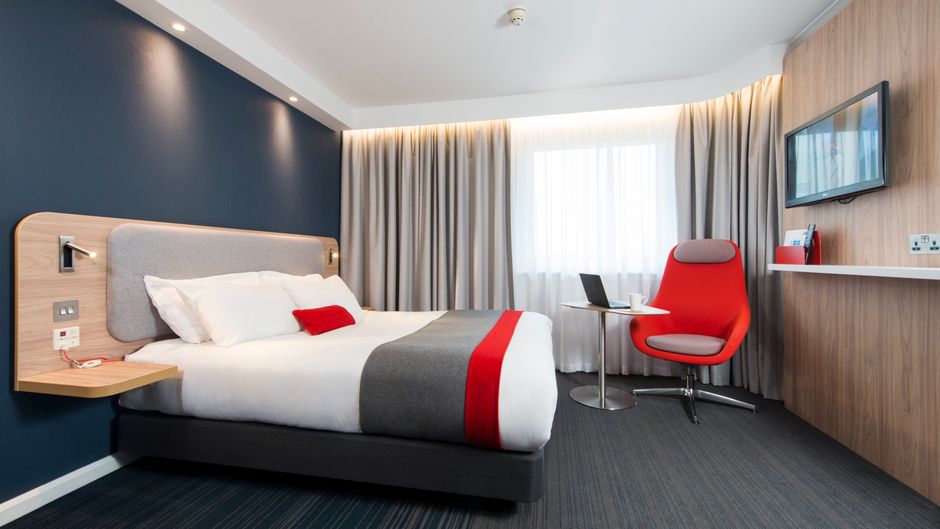 Holiday Inn Express Glasgow Airport Room