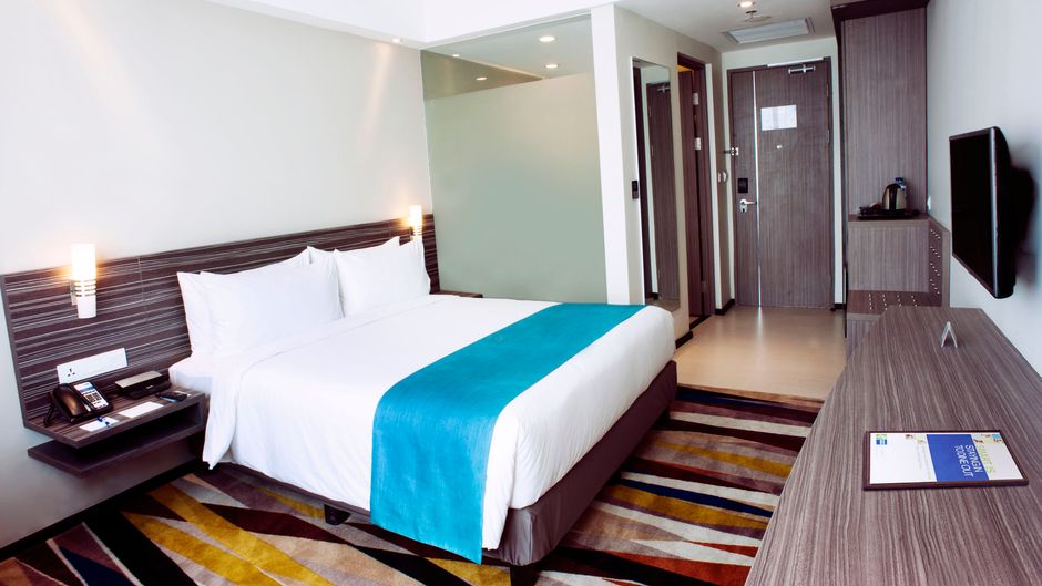 Holiday Inn Express Surabaya CenterPoint Room