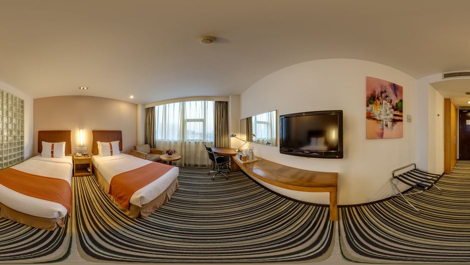 Holiday Inn Express Jinqiao Central Room