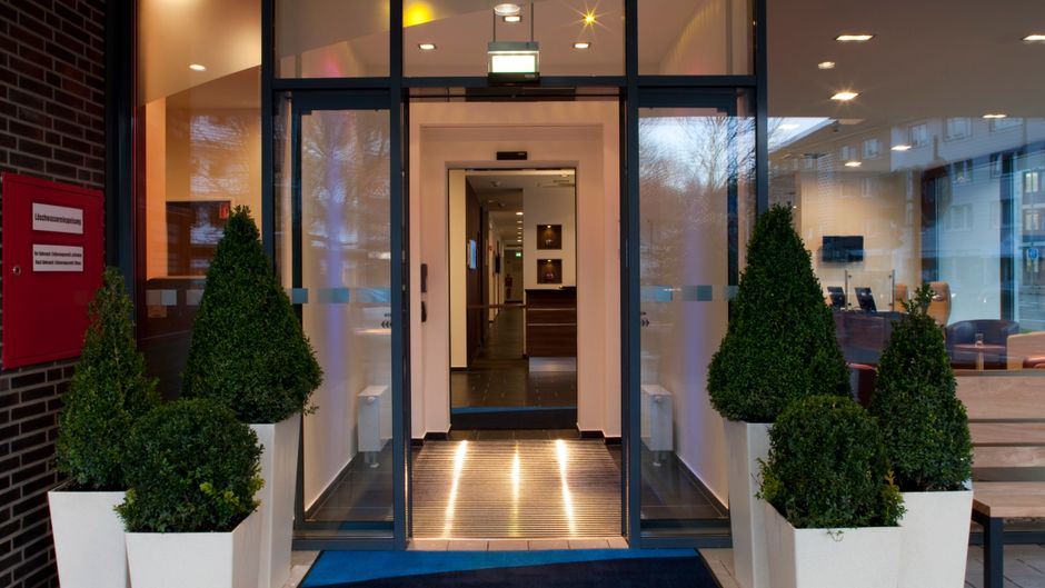 Holiday Inn Express Guetersloh Exterior
