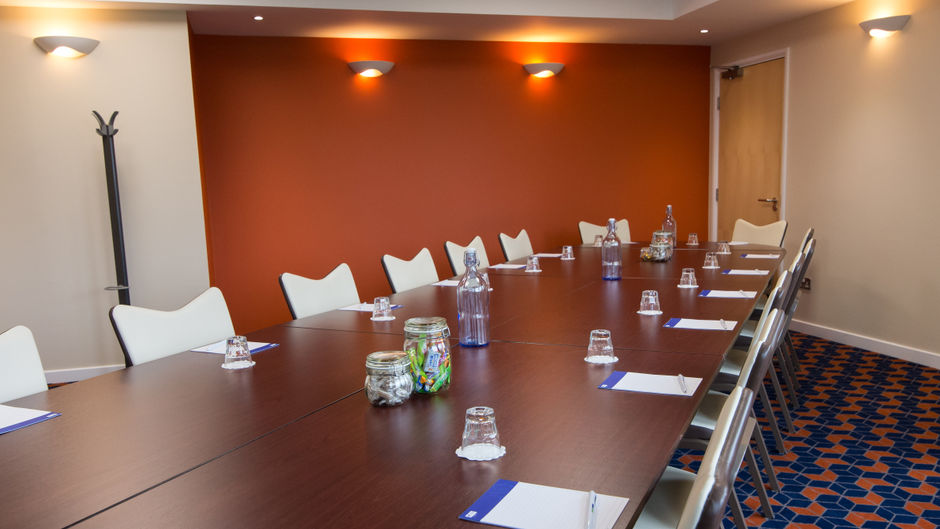 Holiday Inn Express Dunfermline Meeting