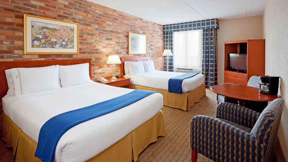 Holiday Inn Express Toronto East Room