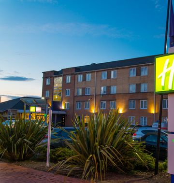 Holiday Inn Express Cardiff Bay