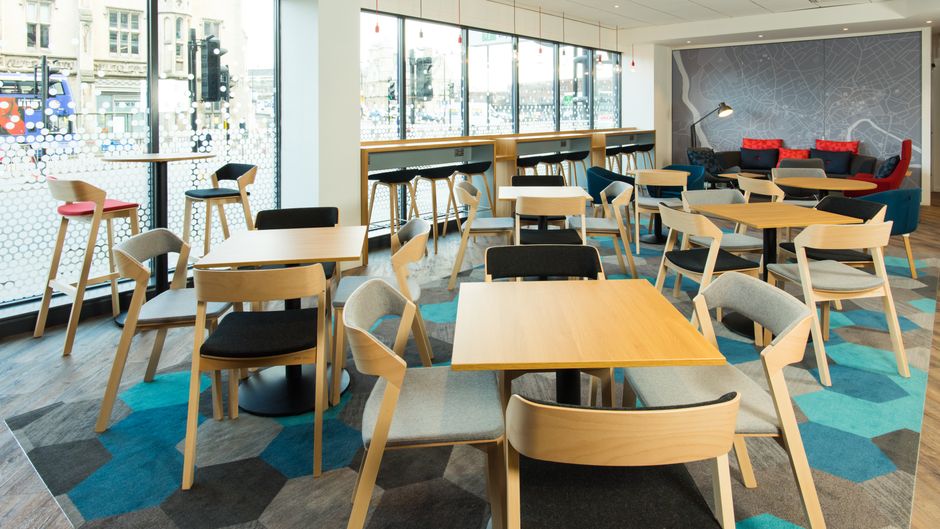 Holiday Inn Express City Centre Lobby