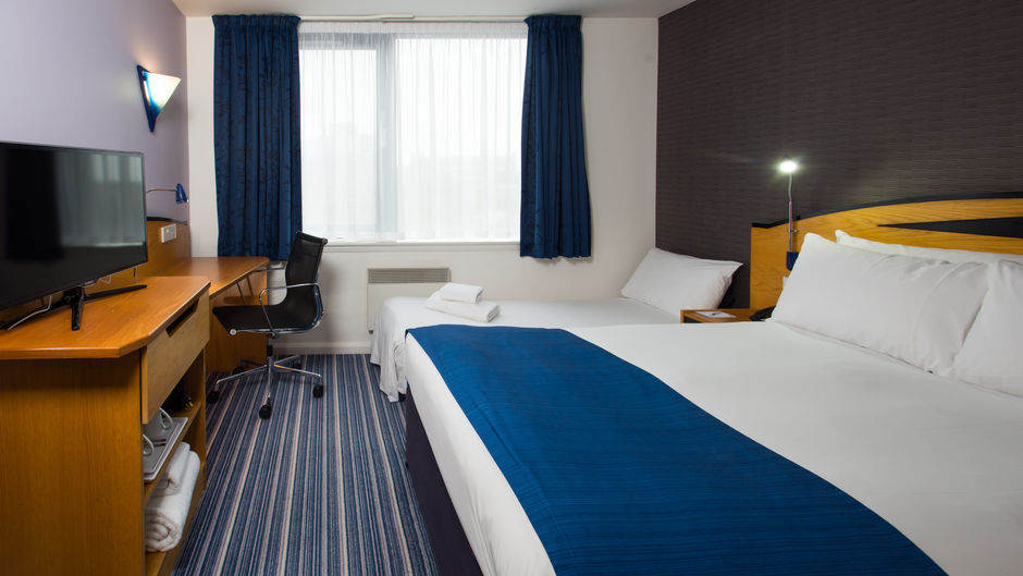 Holiday Inn Express City Centre Room