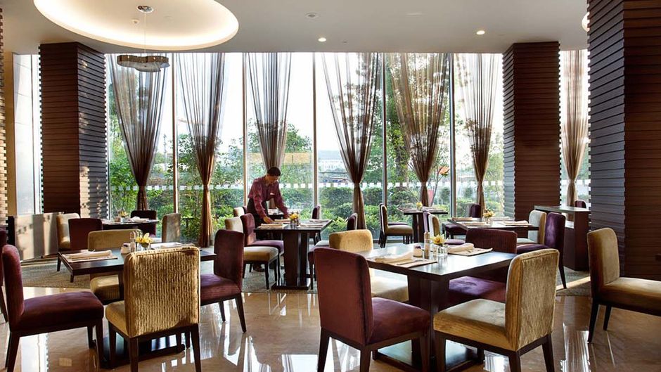 Crowne Plaza Xiayang Lake Restaurant